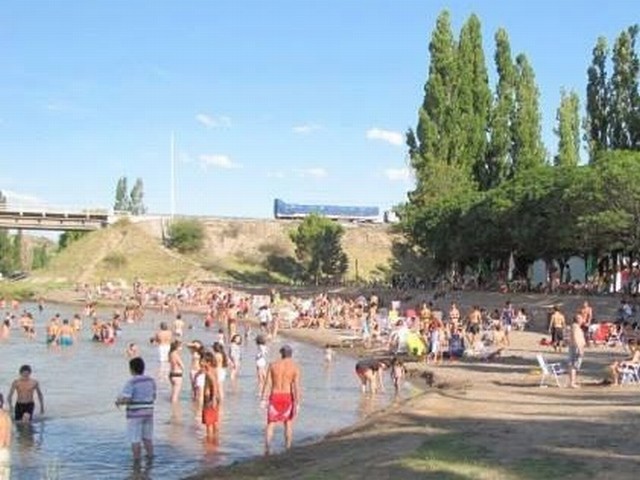 Camping Municipal Río Colorado