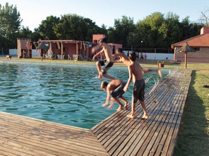 Balneario y Camping Municipal Los Paraísos